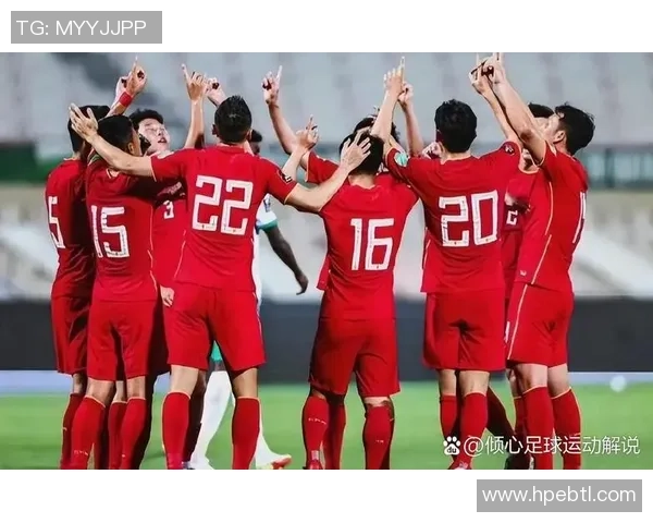 足球巨星崛起之路：从草根到世界之巅的荣耀与挑战